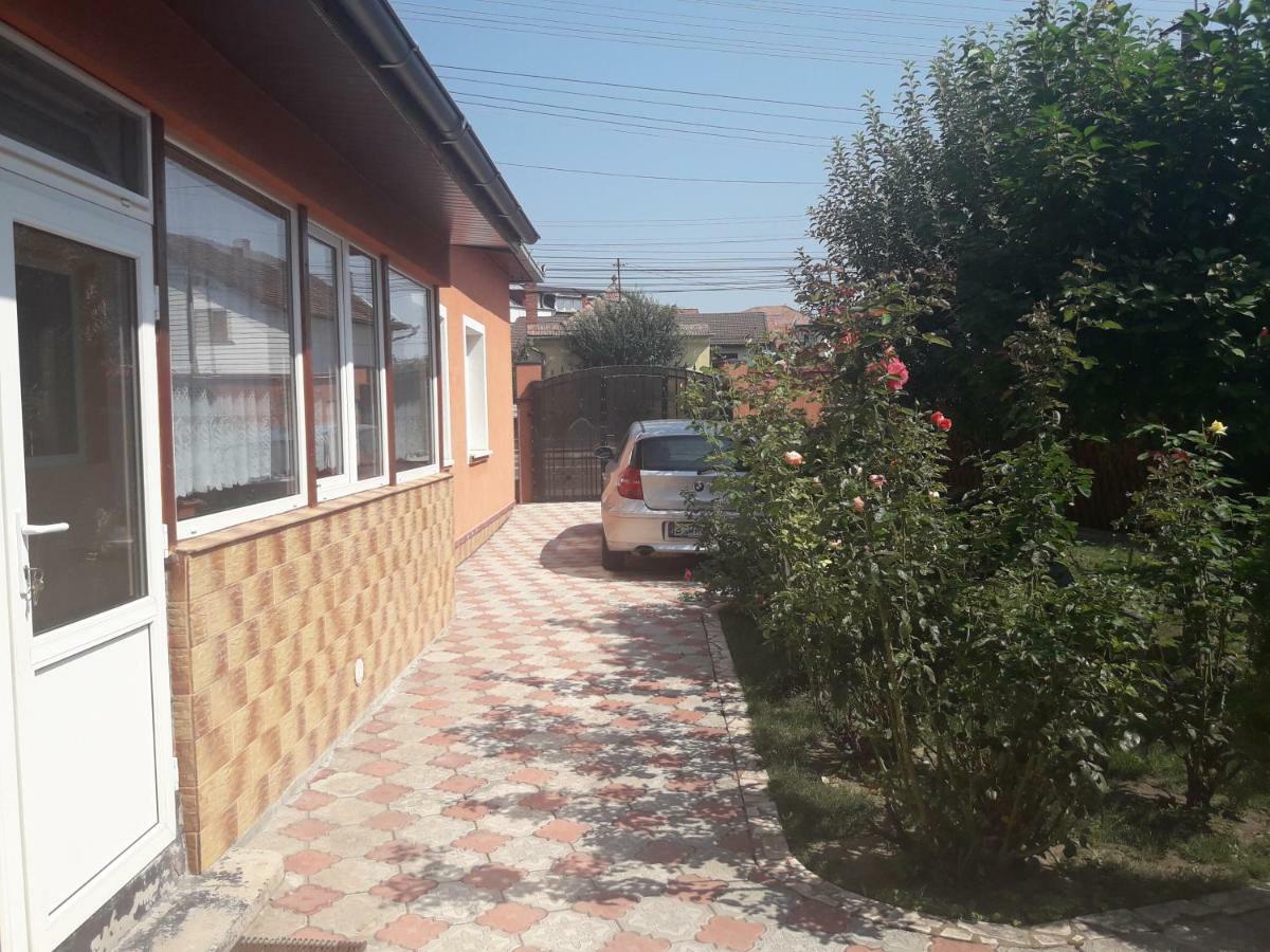 Olimpia Apartments Alba Iulia Esterno foto