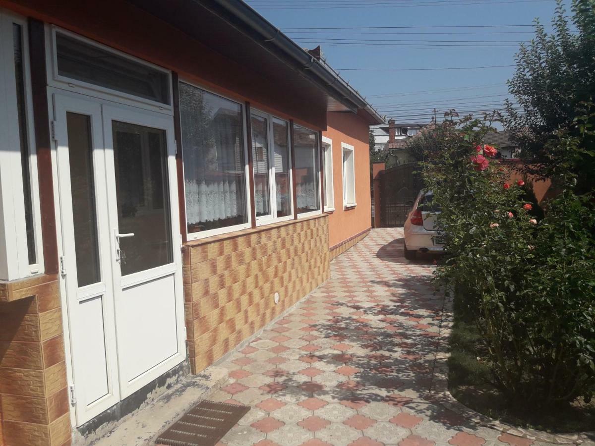 Olimpia Apartments Alba Iulia Esterno foto